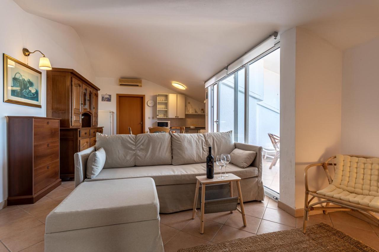 Apartment Tereza Malinska Esterno foto
