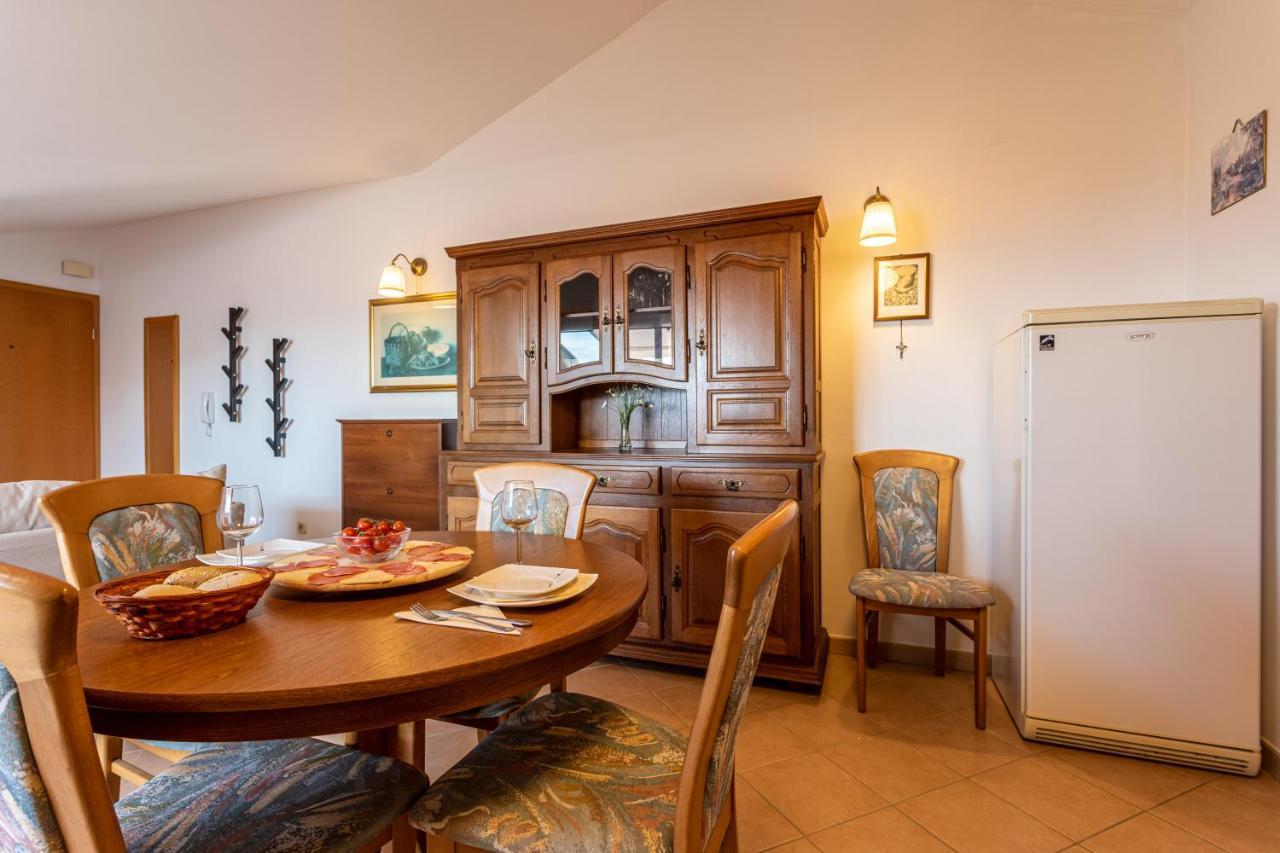 Apartment Tereza Malinska Esterno foto